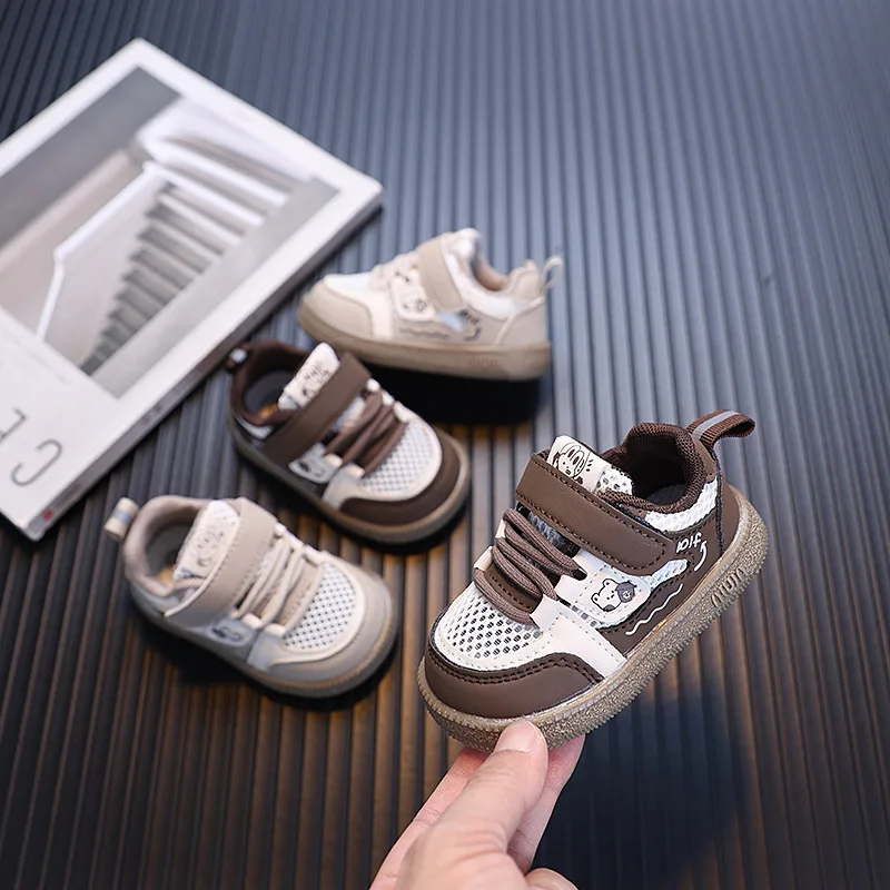 

Модные детские кроссовки для первых ходунков, осень 2024, новые детские кроссовки на мягкой подошве, противоскользящая сетчатая обувь для мальчиков, простая универсальная повседневная обувь для девочек
