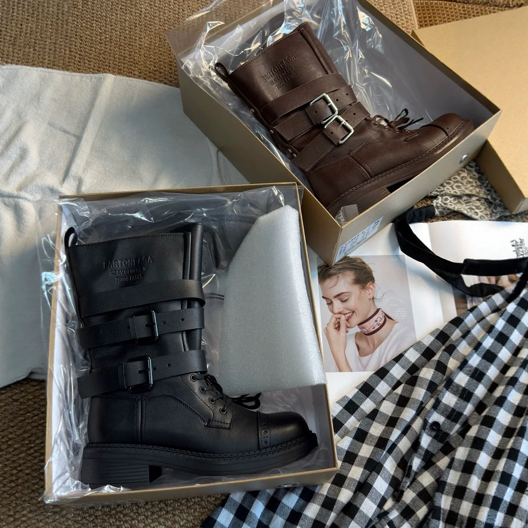 

2025 новые осенне-зимние кожаные женские ботинки с пряжкой на ремне, мотоциклетная обувь из мягкой кожи в стиле ретро