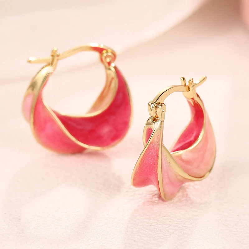 Huitan Aesthetic Wave Design Women Hoop Earrings for Engagement Wedding Elegant Accessories Sweet Party Charming Jewelry Gift