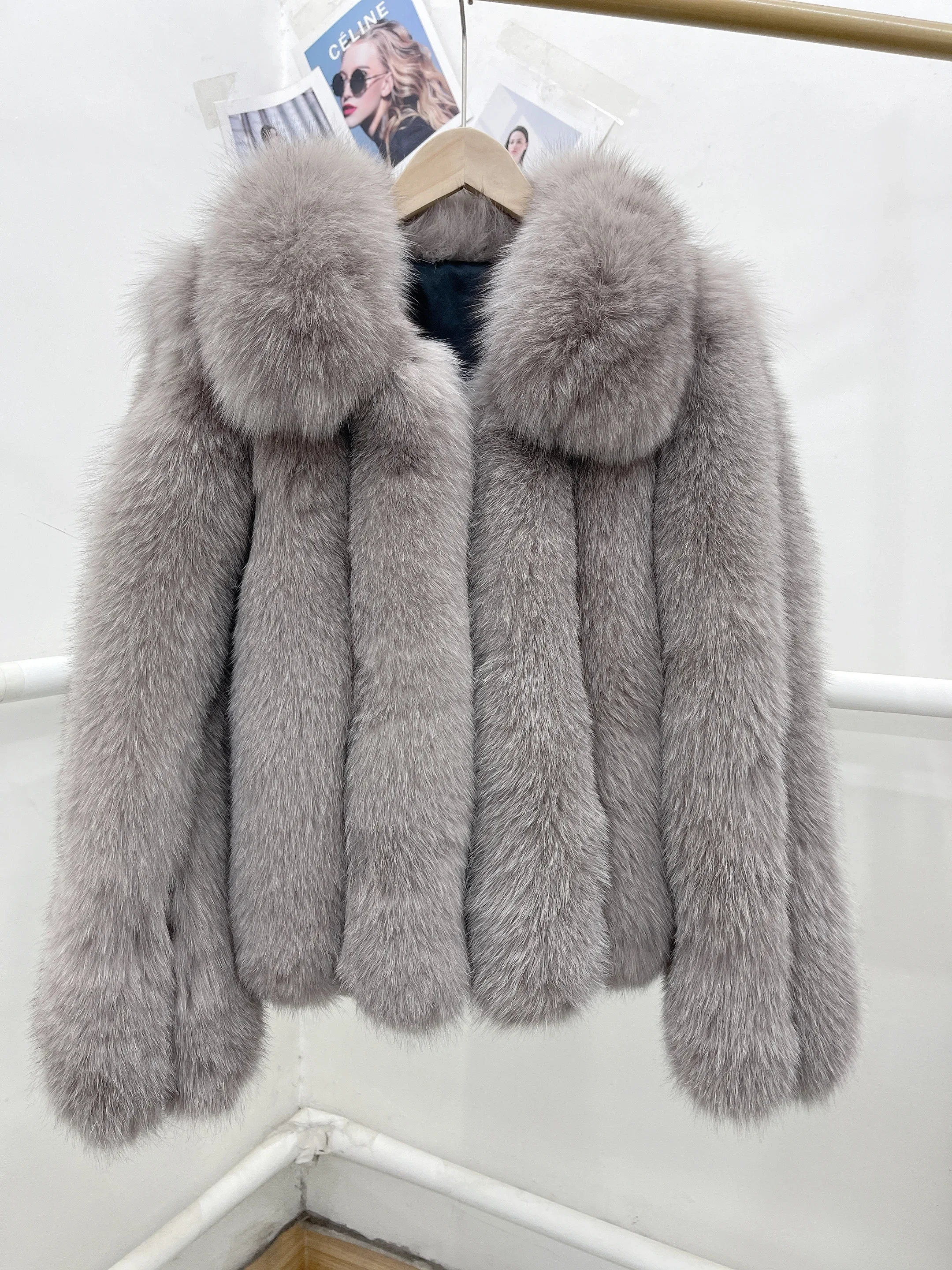 

New Full Leather Fox Fur Short Style Lapel with Vertical Stripes for Slimming and Youthful Fur Jacket for Women