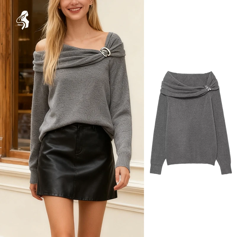 

Chic Gray Off Shoulder Knit Sweater for Women Long Sleeve with Decorative Metal Buckle