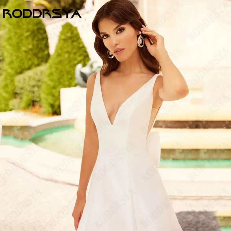 RODDRSYA-vestidos de novia de satén con lazo y espalda descubierta, traje sin mangas con tirantes finos, cuello en V Simple, hecho a medida Vestido de novia de satén con lazo en la espalda abierta, pasta en la espalda,