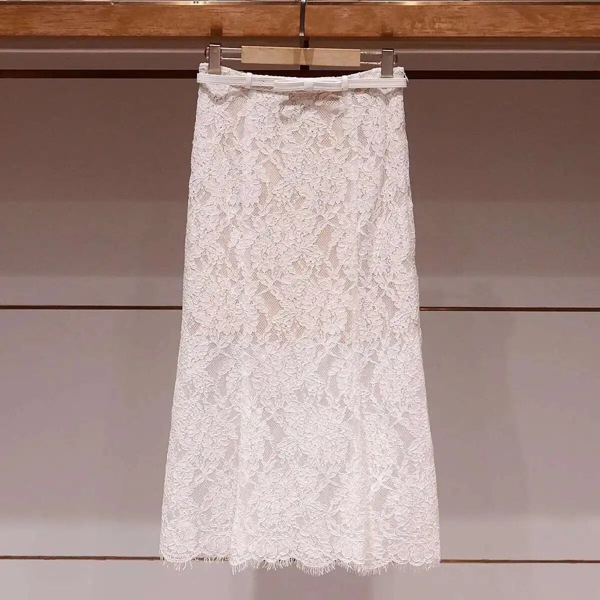 Luxury Lace Long Dresses 2 Pieces Women Skirts Sets Summer Holiday Crystal Beading White Jacket Top Hollow Out Long Skirts Suits
