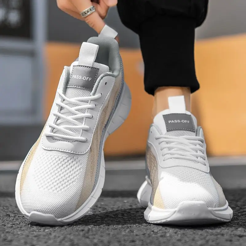 

Мягкий сетчатый верх, дышащие мужские повседневные кроссовки для бега, уличная спортивная обувь, низкая цена, легкая летняя распродажа, мужская спортивная обувь для прыжков
