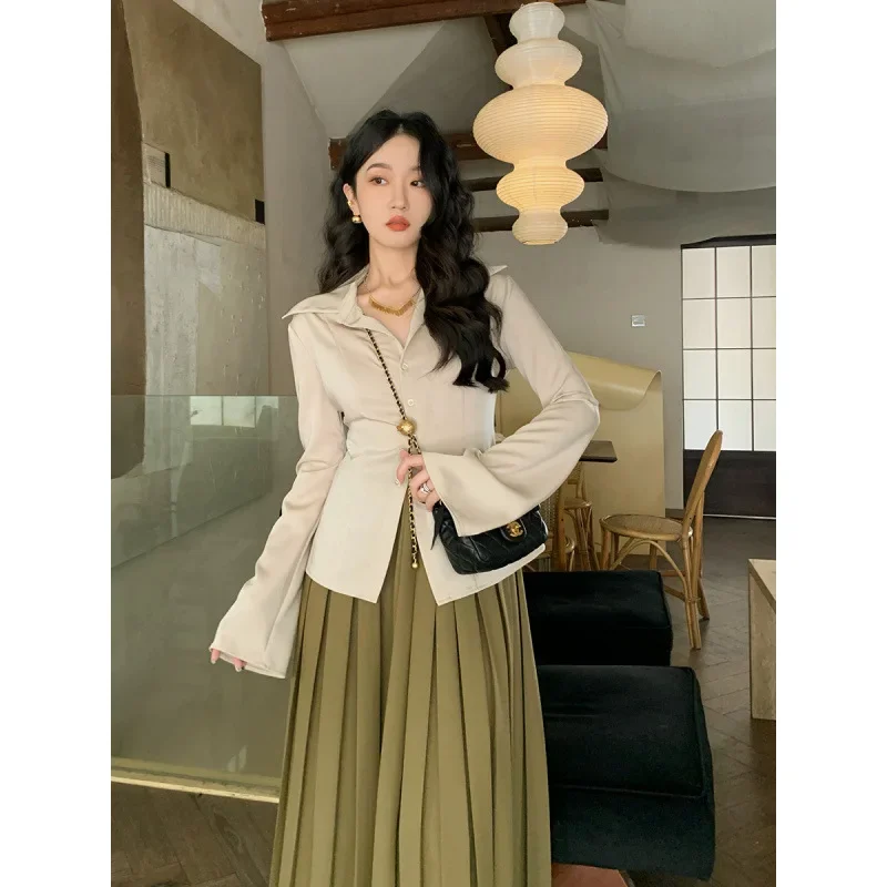 

Early autumn 2025 new retro waist shirt women's small design sense niche slim and thin long-sleeved top