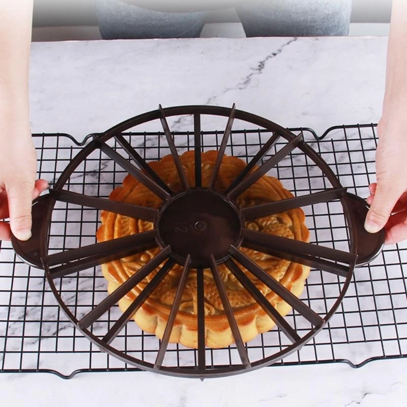 W8EA Cake Portion Slice Marker 10/12 Piece Equal Portion Round Cake Bread Divider Cutter Slicer Ring Safe Non-Toxic DIY Cooking