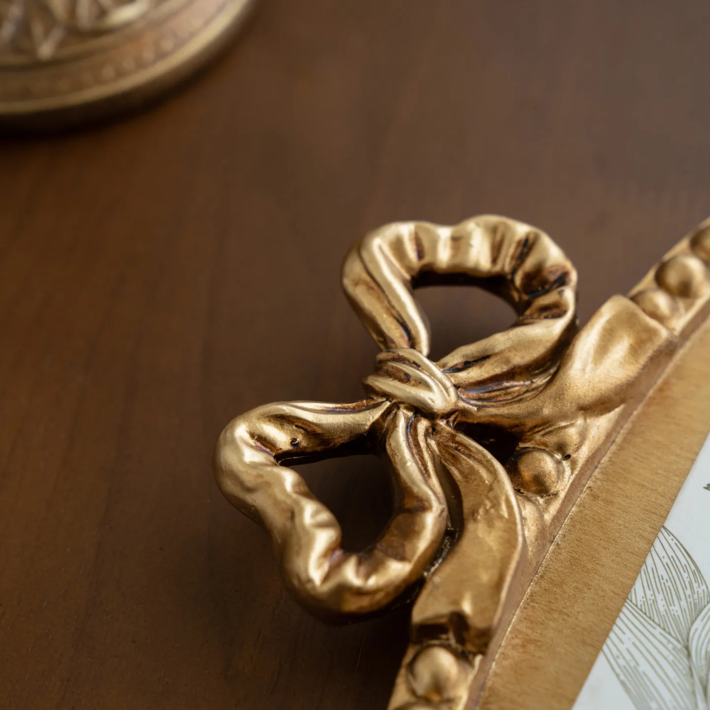 For Retro European gold jewelry storage tray Antique bow handle aromatherapy tray Bead edge decorative tray
