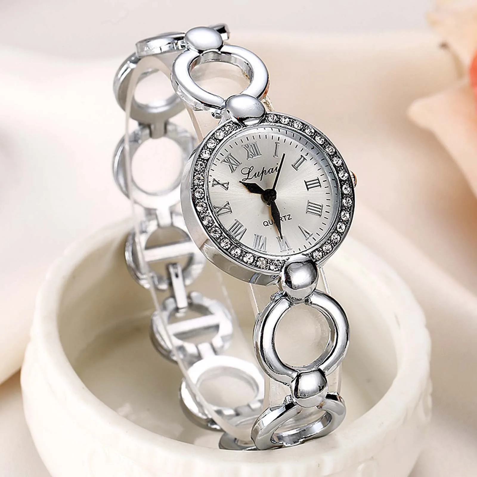 1PC Ladies Watch Fashionable Temperament Watch New Elegant Simple Casual Watch Luxury Quartz Watch-silver