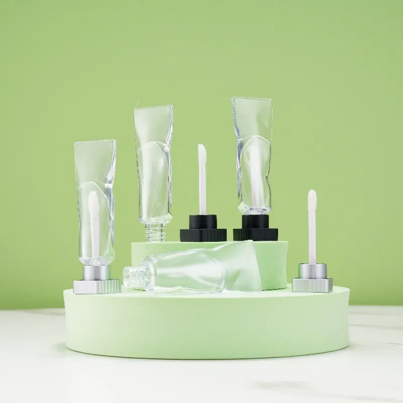 50 قطعة من البلاستيك الفريد القابل لإعادة الملء الأسود آيس كيوب أحمر الشفاه التعبئة والتغليف معجون الأسنان شكل أنابيب حاوية ملمع الشفاه مع قضيب 4 مللي