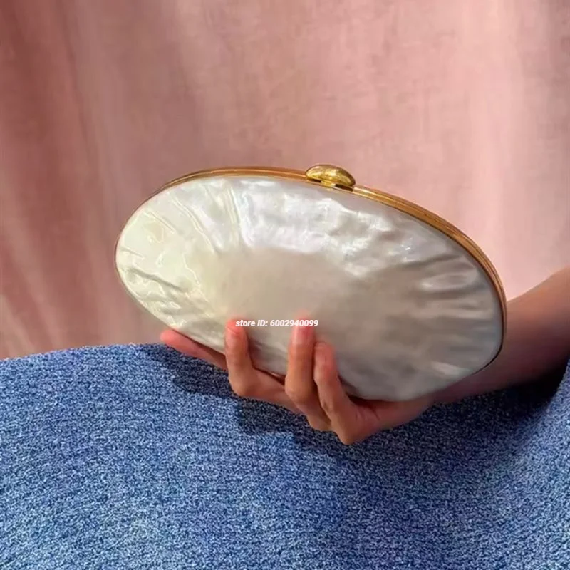 

Designer Shell Shape Clutch Bag with Metallic Closure Chain Dinner Purse Women Evening Party Leather Shoulder Crossbody Handbags
