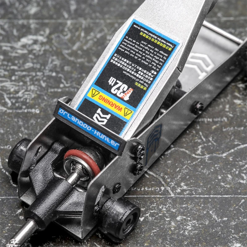 Mini Screw Type Imitation Hydraulic Jack Model Car Repair Scene MX0036 Need To Be Assembled By Yourself