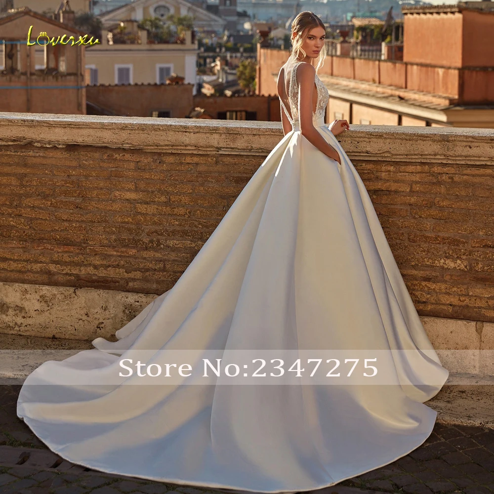 Loverxu A-Line Abiti da sposa eleganti Scollo a V senza maniche Vestido De Novia Appliques Illusion Abito da sposa su misura in raso opaco