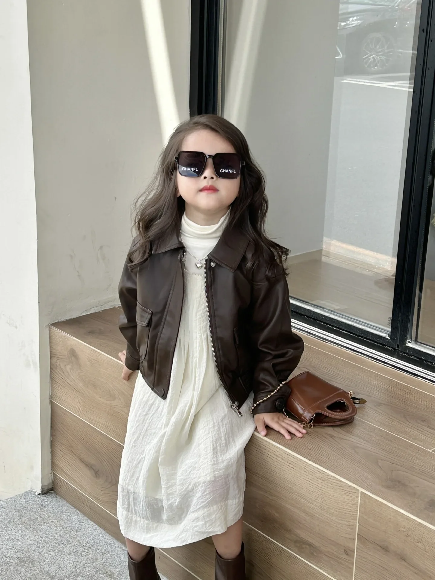 Girl's short top long sleeved leather jacket Children's leather jacket 2026 autumn new small and medium-sized children's jacket