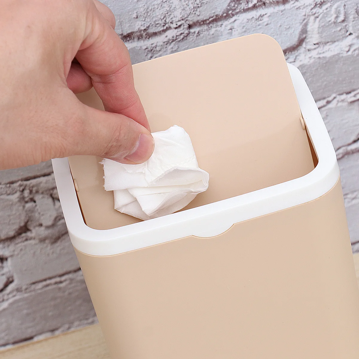 

Mini Desktop Garbage Box Plastic Trash Can Small Dustbin with Lid for Car Home Office Waste Container Organizer