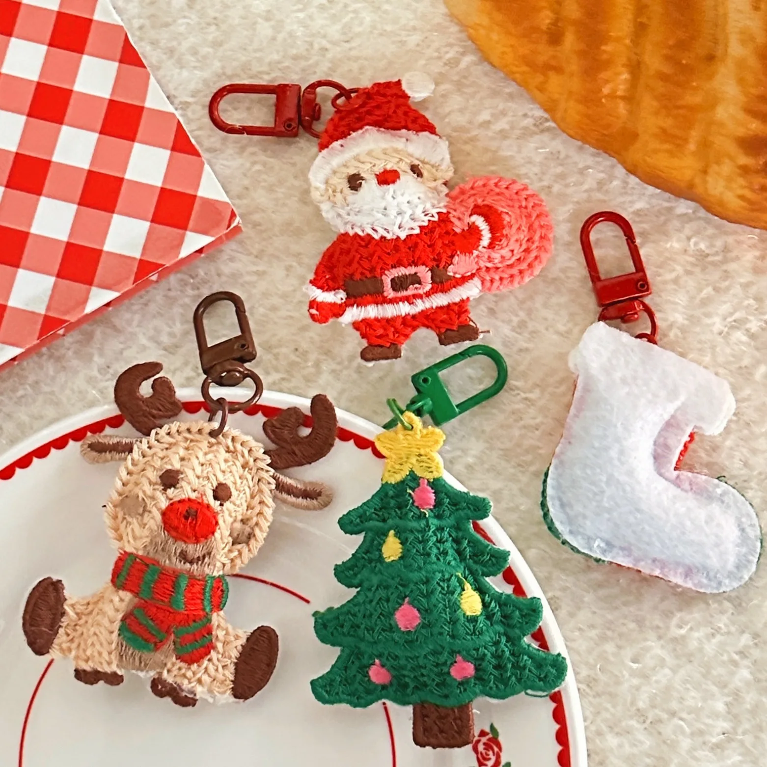 2Pcs Christmas Decoration Weaving Pendant Girl Keychain Versatile Pendant Cute Santa Claus Pendant