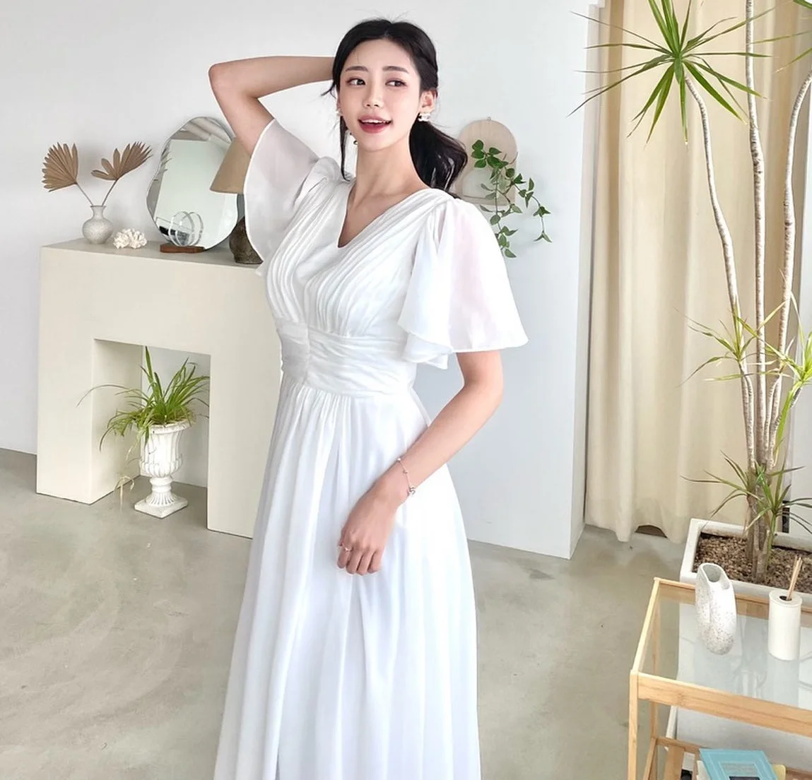 2022 Elegant V-Neck Backless Bride Dresses Vintage A-Line Flare Sleeves Wedding Gowns Chiffon Korea Photography Bridal Gown