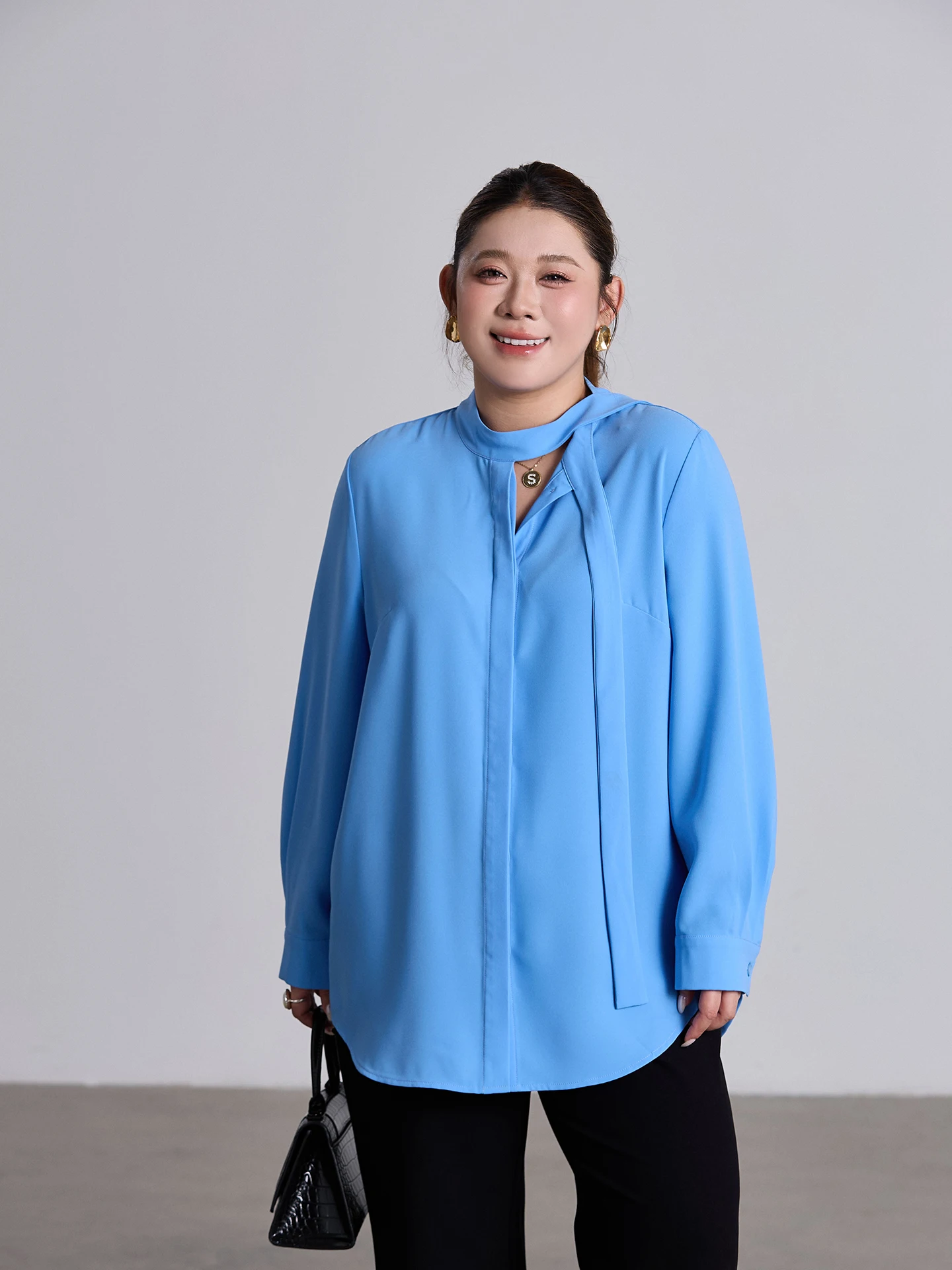 

Женская рубашка больших размеров, новинка весенней коллекции, свободного кроя, с длинным рукавом, с дизайнерским принтом, в повседневном корейском стиле, из полиэстера, для офиса и повседневной носки