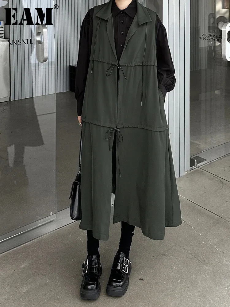 [EAM] Women Black Green Drawstring Big Size Long Casual Vest New Lapel Sleeveless Fashion Tide Spring Autumn 2025 1DH9352