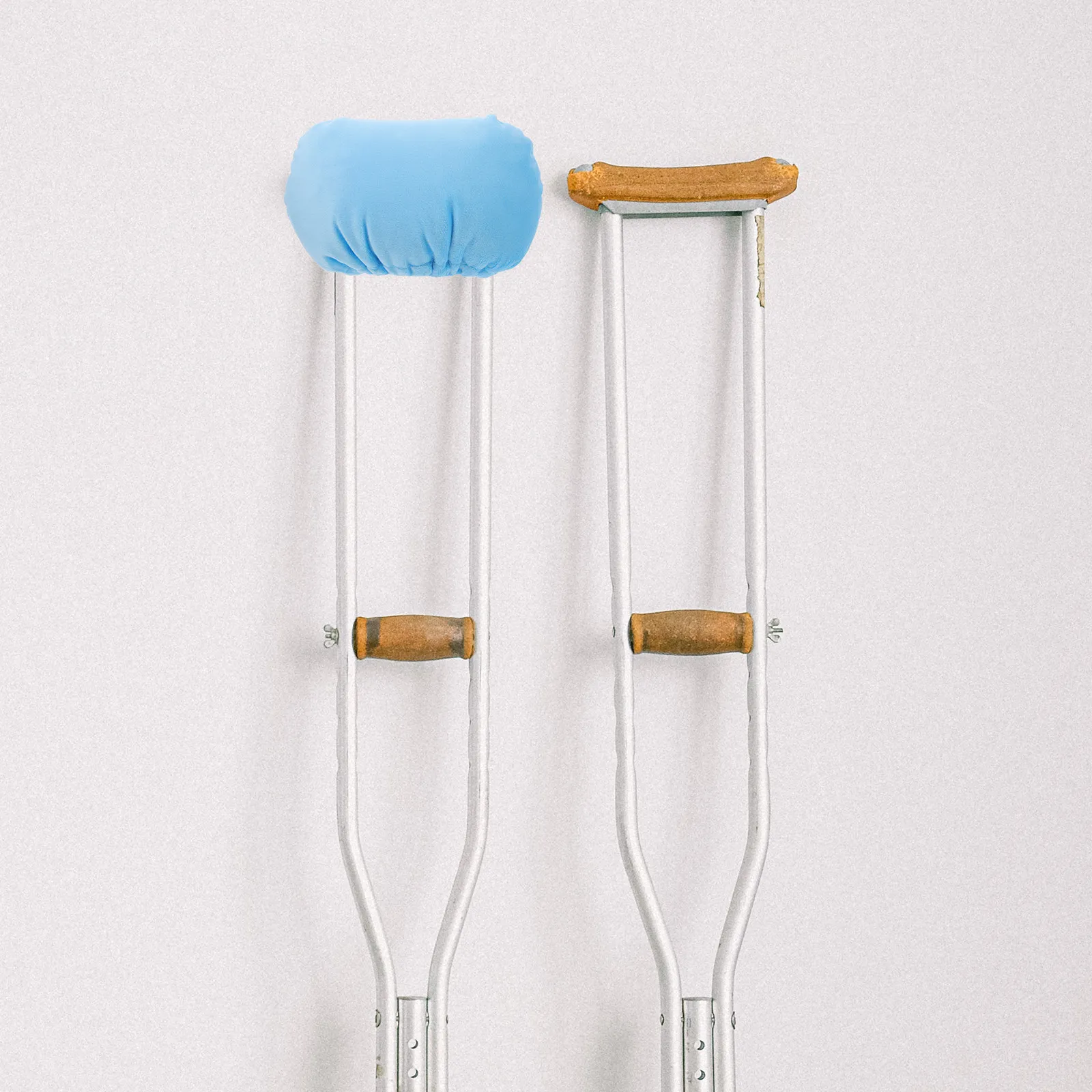 

Премиальные мягкие эластичные подмышечные подушечки для костылей: комфортные, нескользящие, для алюминиевых костылей, для пожилых людей и людей с ограниченными возможностями