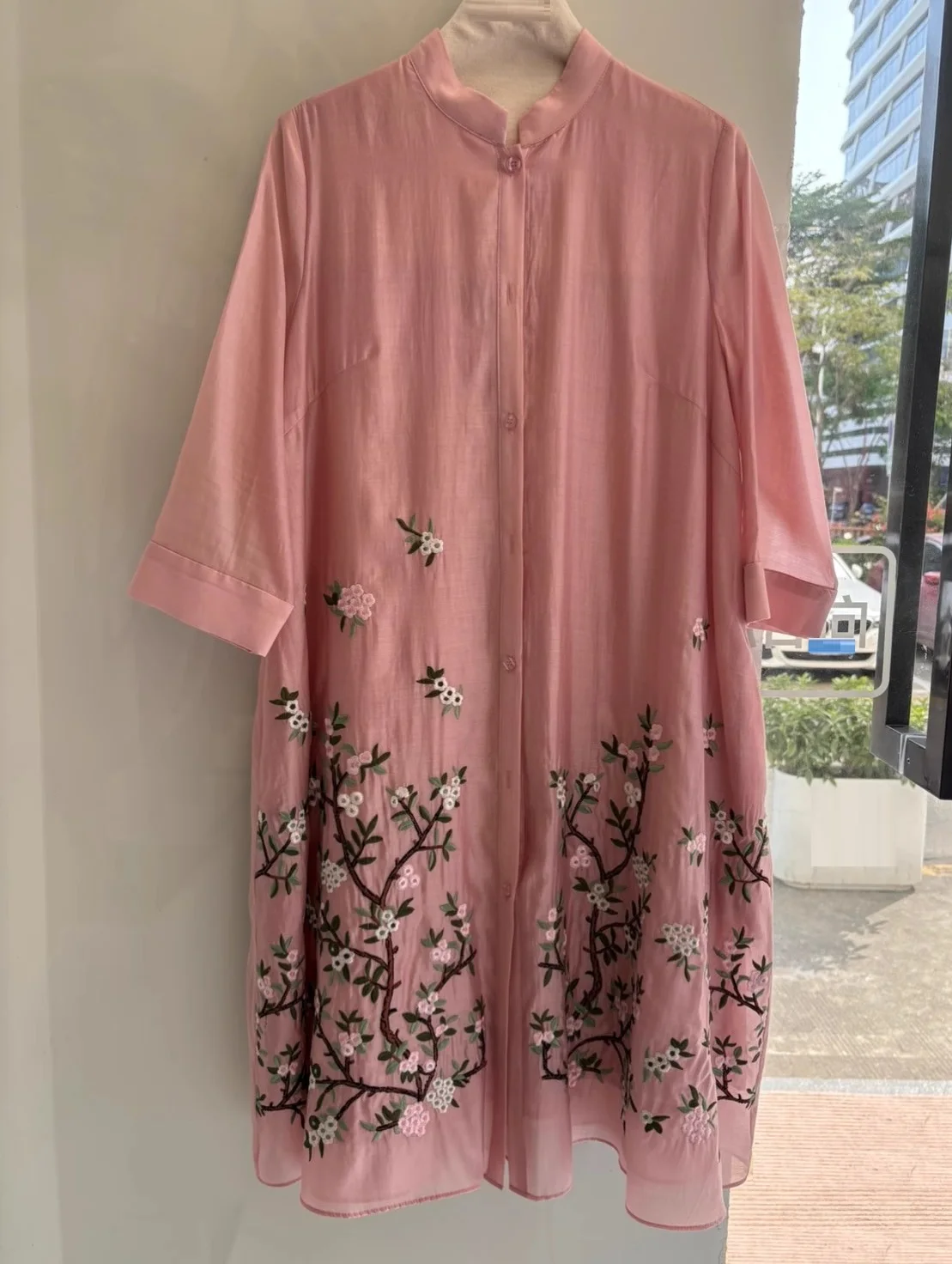 Di alta Qualità Nuovo 2025 Vestito Da Estate Delle Donne Allover di Lusso Ricamo Mezza Manica a Metà Polpaccio Elegante Abito Camicia Lunga Allentato XXXL