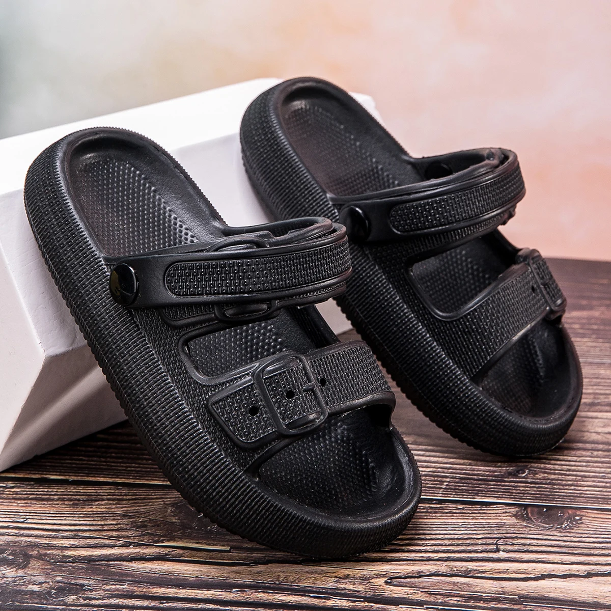 Fashionable casual and comfortable summer sandals for boys and girls