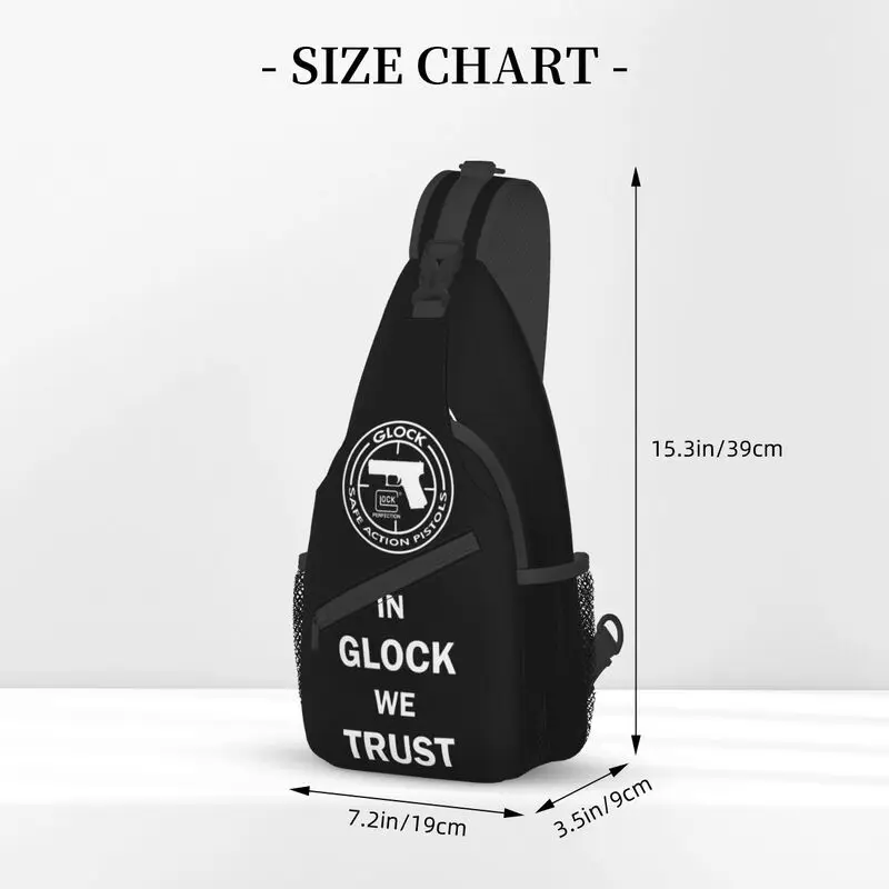 In Glock We Trust Sling Chest Bag, mochila de hombro cruzada personalizada para hombres, viaje, senderismo, Daypack