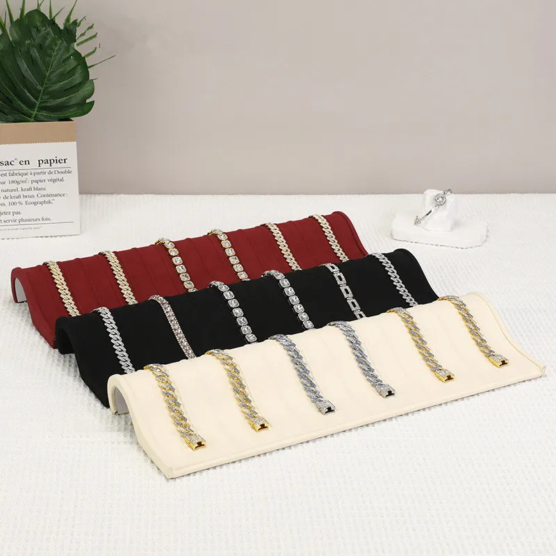 

Curved Creative Bracelet Display Rack Jewelry Store Necklace Props Microfiber Live Broadcast Stand for Necklace And Bracelet