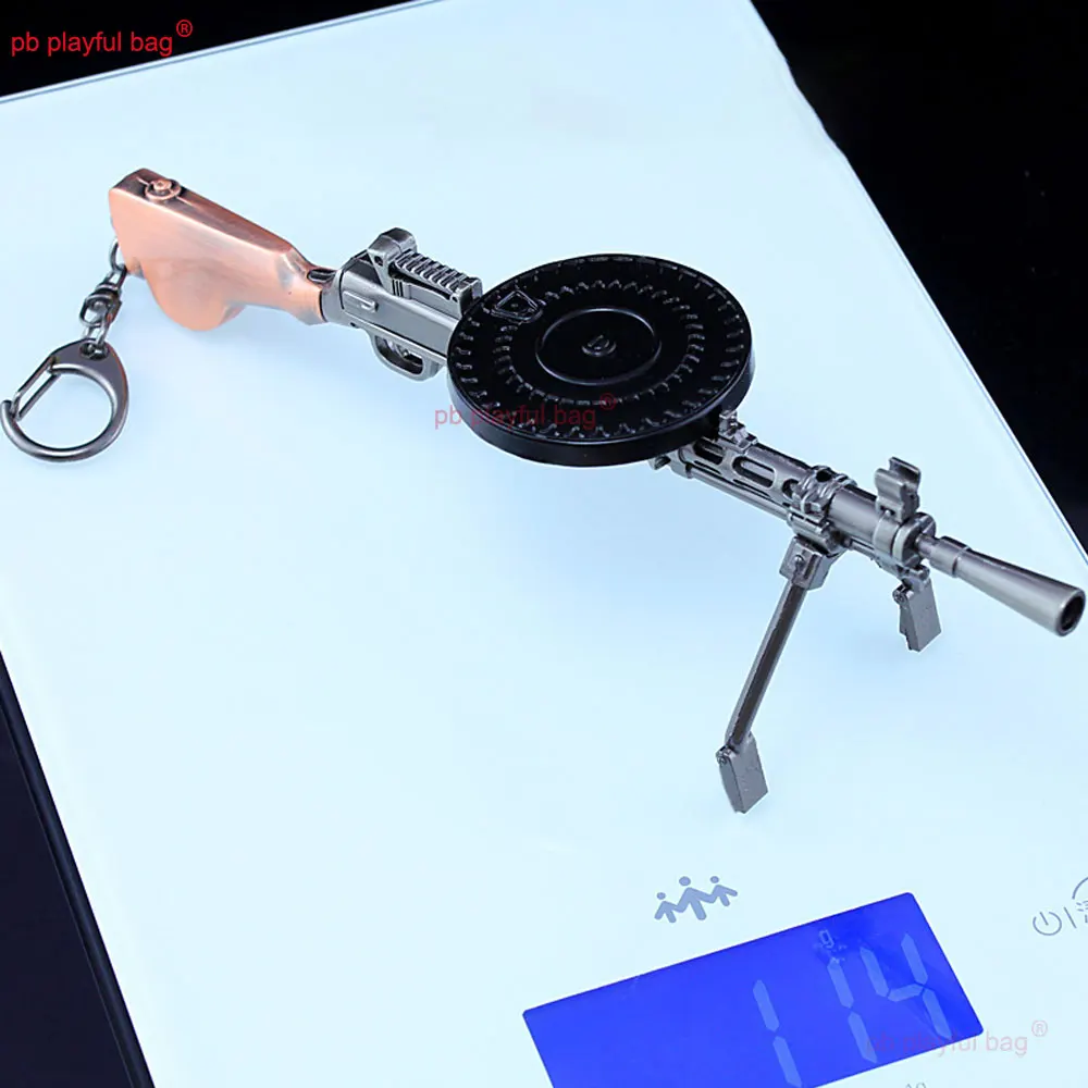 18cm Mini figurka metalowy pistolet zabawkowy zabawka broń maszyna świetlna pistolet DP-28 Model brelok ze stopu CS sprzęt do gier ZG324