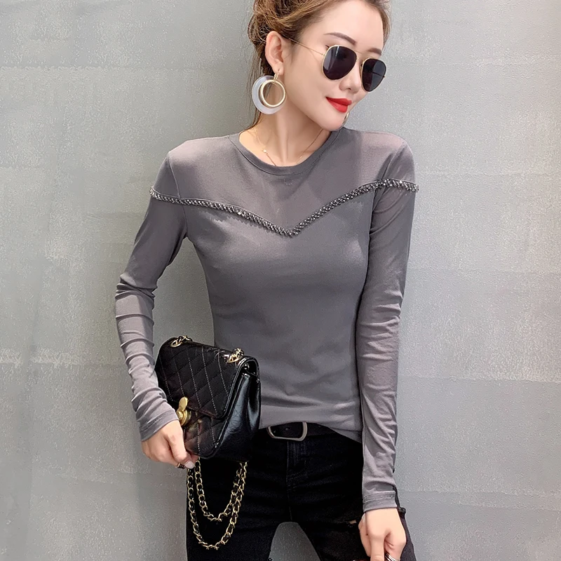 Camiseta Feminina Longa Slim Fit com Detalhes em Strass, Estilo Europeu, Moda Outono