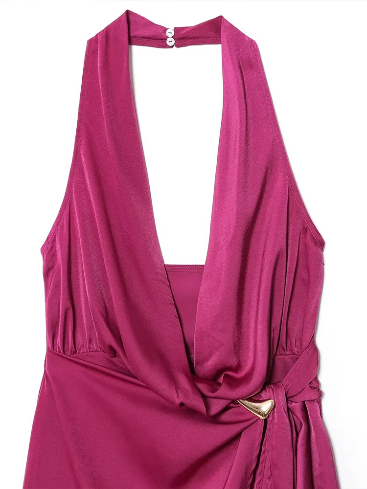 Mini abito allacciato al collo intarsiato in oro senza schienale sexy da donna con temperamento di nuova tendenza della moda estiva in stile europeo e americano