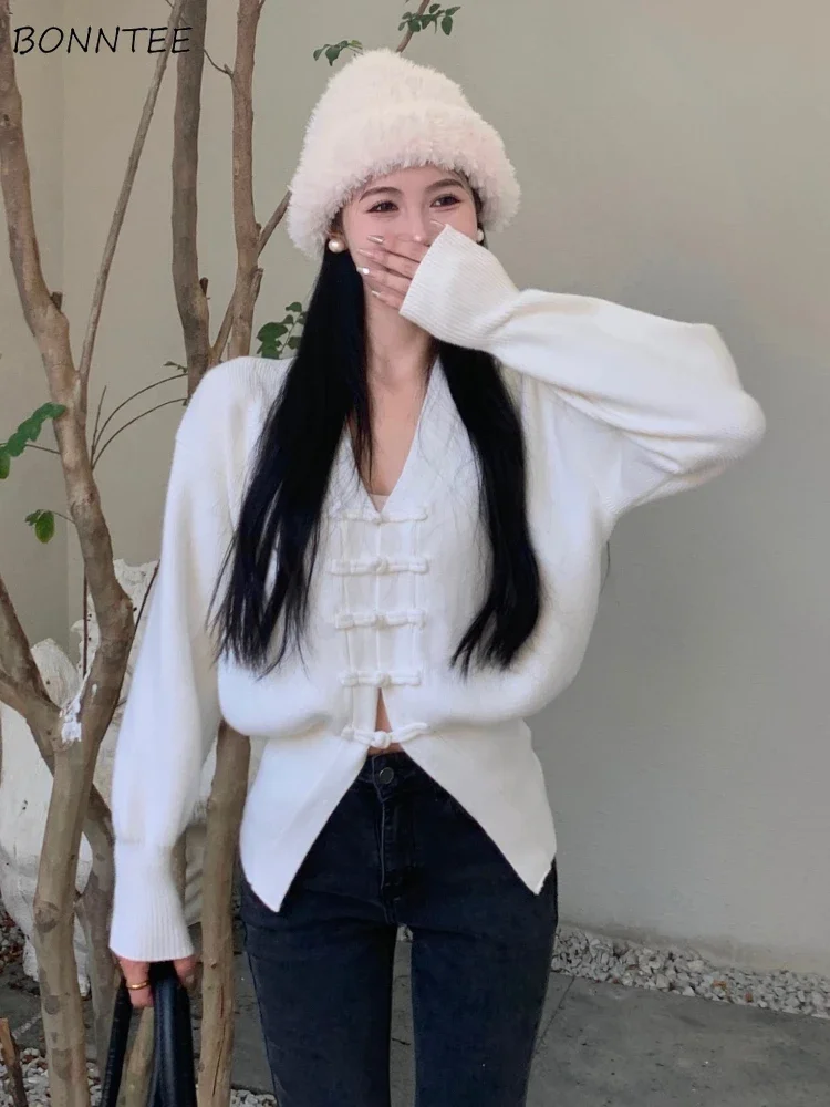 

Белые кардиганы с v-образным вырезом, женские элегантные свободные вязаные пальто в китайском стиле, дизайн на пуговицах, эстетичная одежда, модная мягкая теплая женская одежда