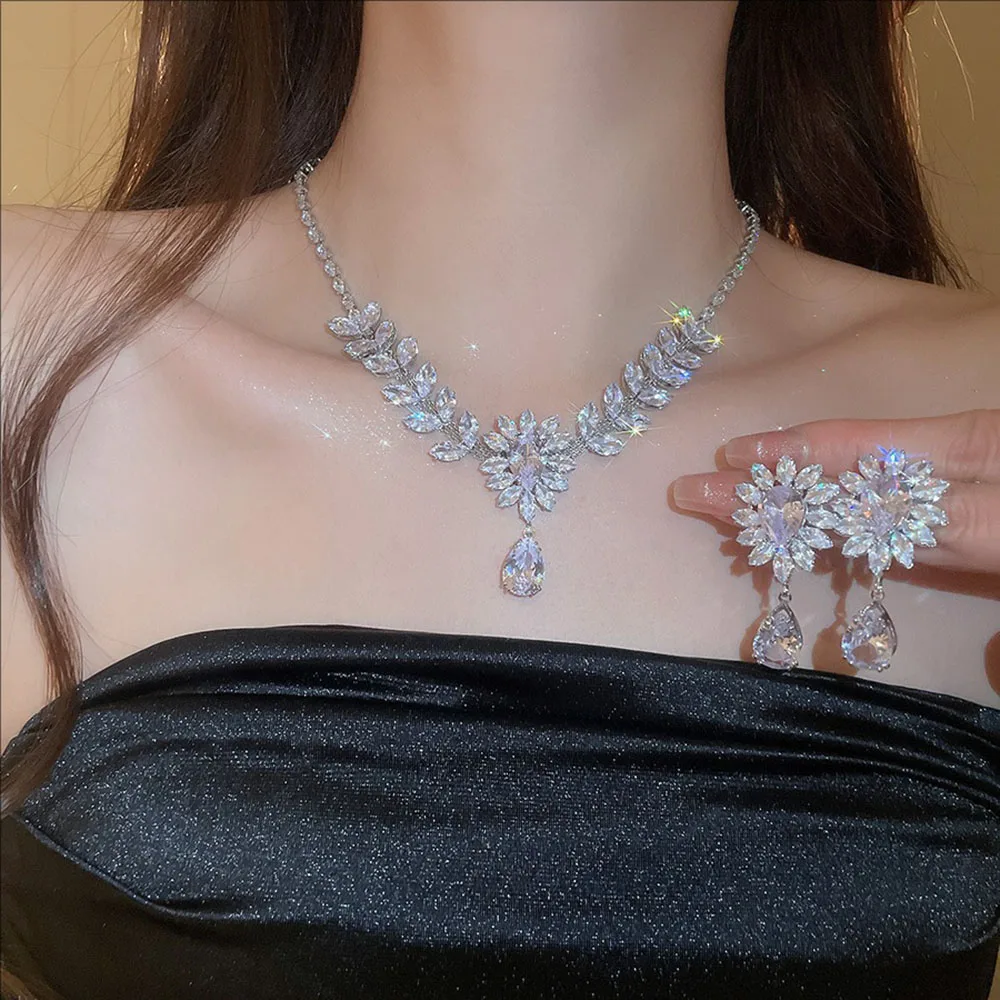 

Zircon Wheat Ear Flower Water Drop Pendant Necklace Earrings Set Niche Design Collarbone Chain High-end Jewelry