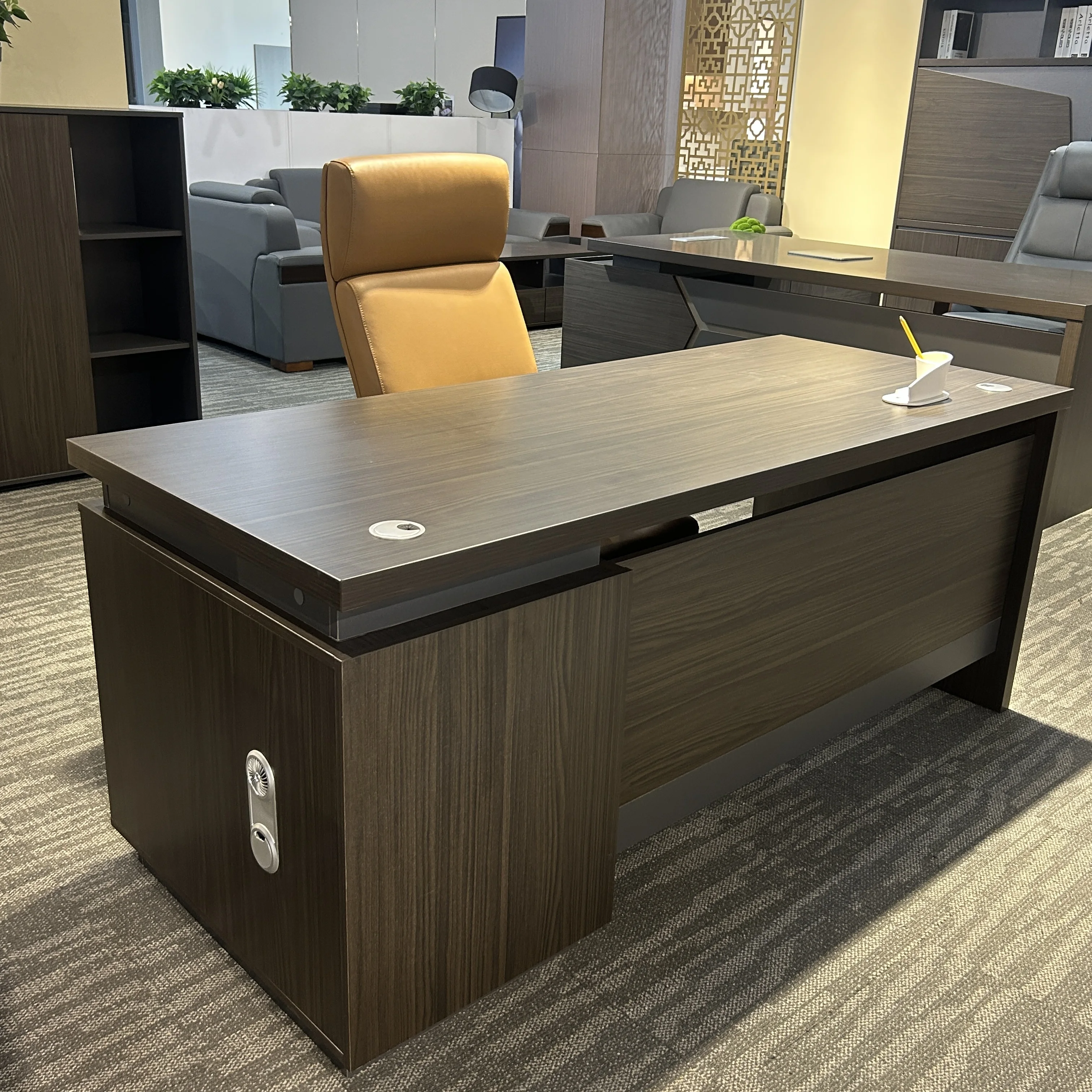 

Home Office Furniture 1.4M-1.8M Modern MDF Board Custom CEO Boss Manager Table Luxury Wooden Minimalist Office Desks