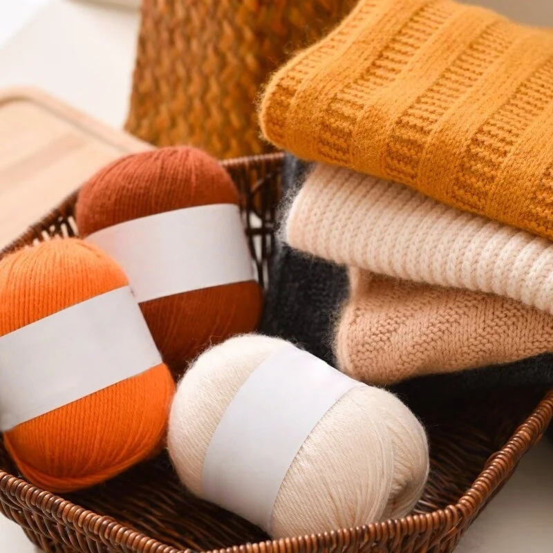 

400g of High-Quality Premium Medium-Thick Cashmere Yarn, Perfect for Hand-Knitting Cashmere Scarves and Large Cashmere Coats, Thick Yarn for Making Hats, Gloves, Shawls, Fashionable Scarves, Sweaters, and Cashmere Sweaters, Yarn Ball 1 Bag = 8 Skeins = 40
