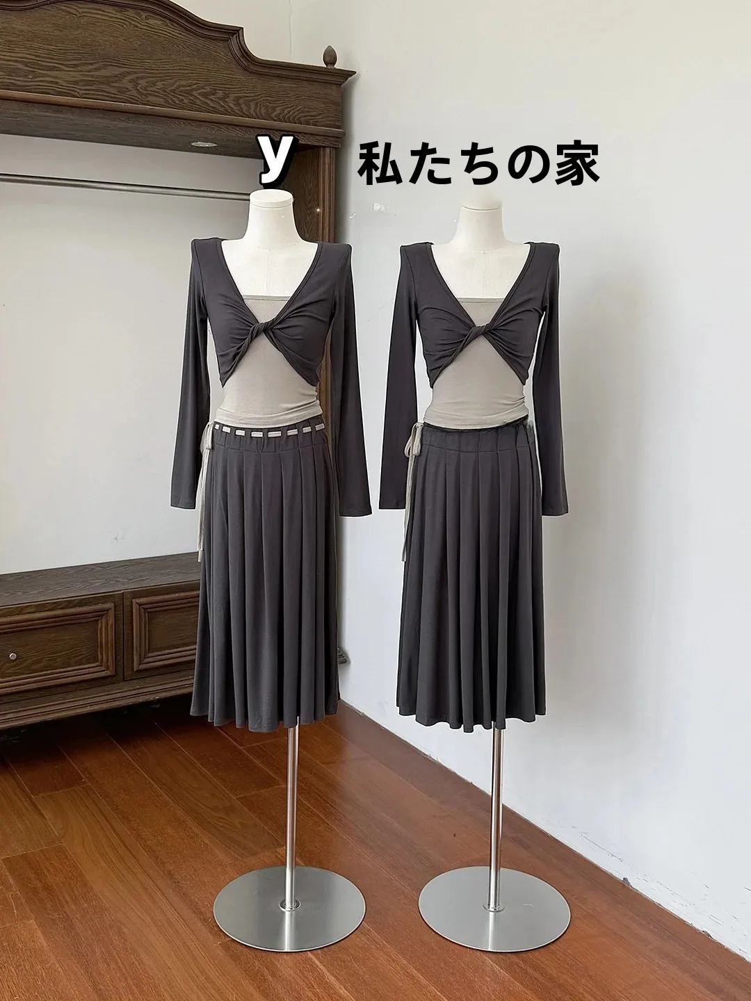 ballet-style-knitted-three-piece-set-v-neck-knot-color-block-layering-slimming-skirt-for-women-autumn-fashion-ensemble