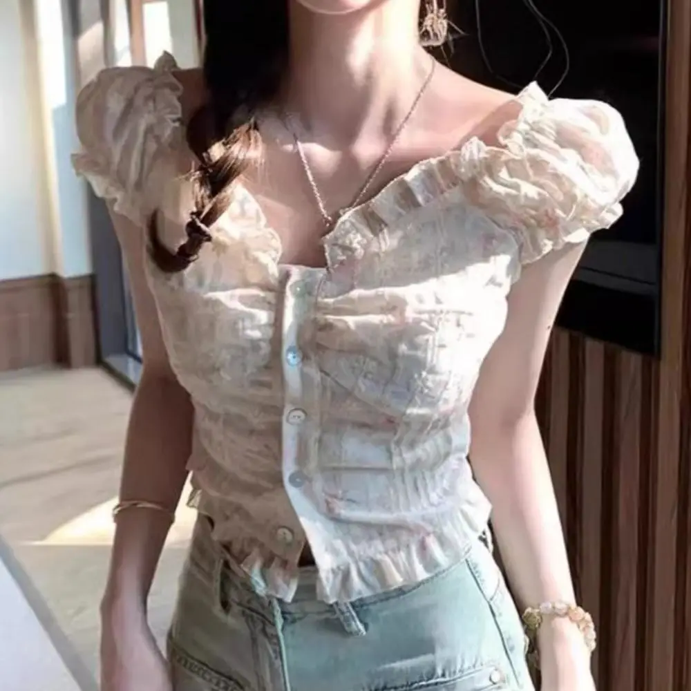 Top corto plisado con mangas abullonadas para mujer, camiseta Floral bordada con hombros descubiertos, Top dulce ajustado con volantes