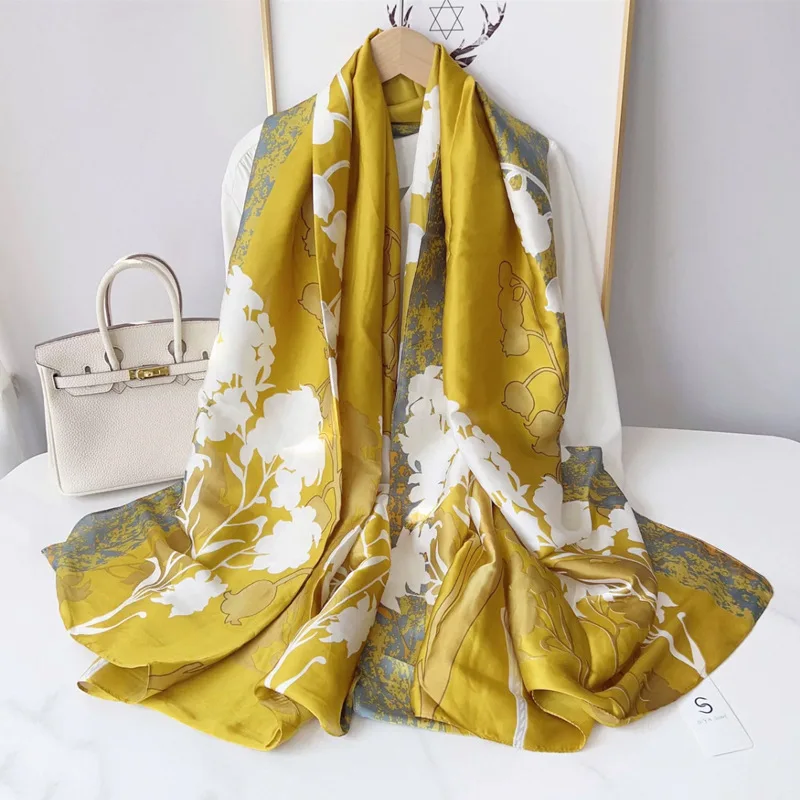 

2025 New Western Style Fashion Mom Gift Simulation Scarf Travel Versatile Lightweight Shawl