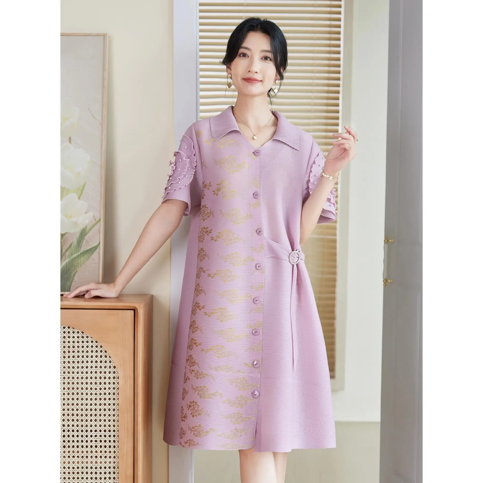 

Fashionable French Dress 2024 Age-reducing Mom Summer Dress Miyake Gentle Wind Pleated Loose High-end Large Size Dresses Women