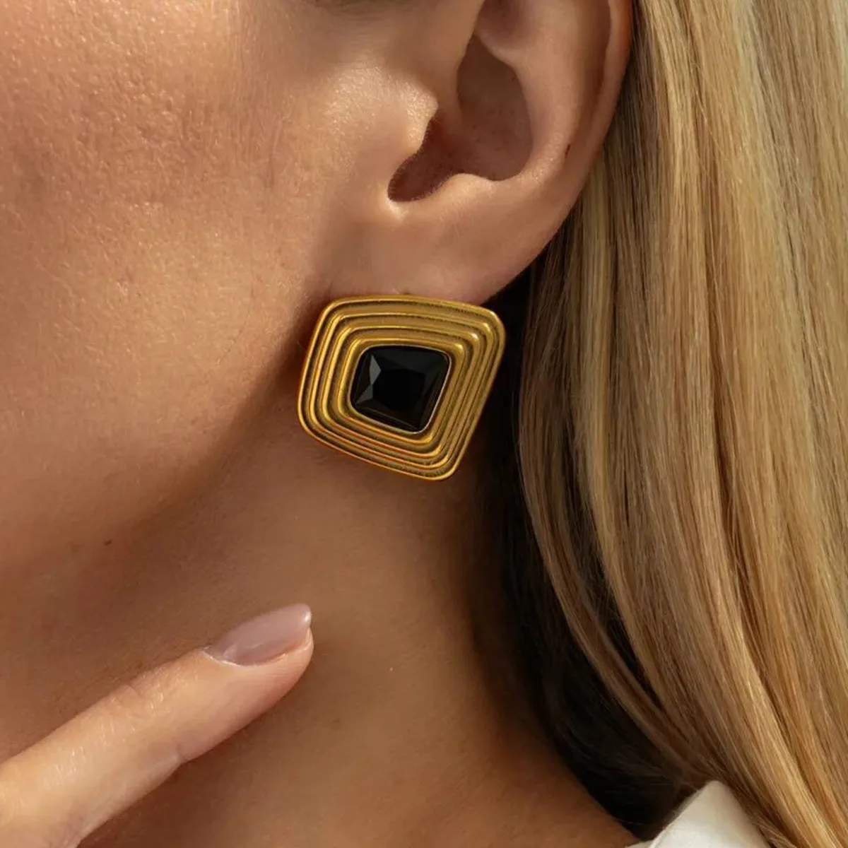 KunJoe Vintage Irregular Geometric Square Stud Earrings for Women Fashion Black Acrylic Rhinestone Earrings Jewelry Accessories