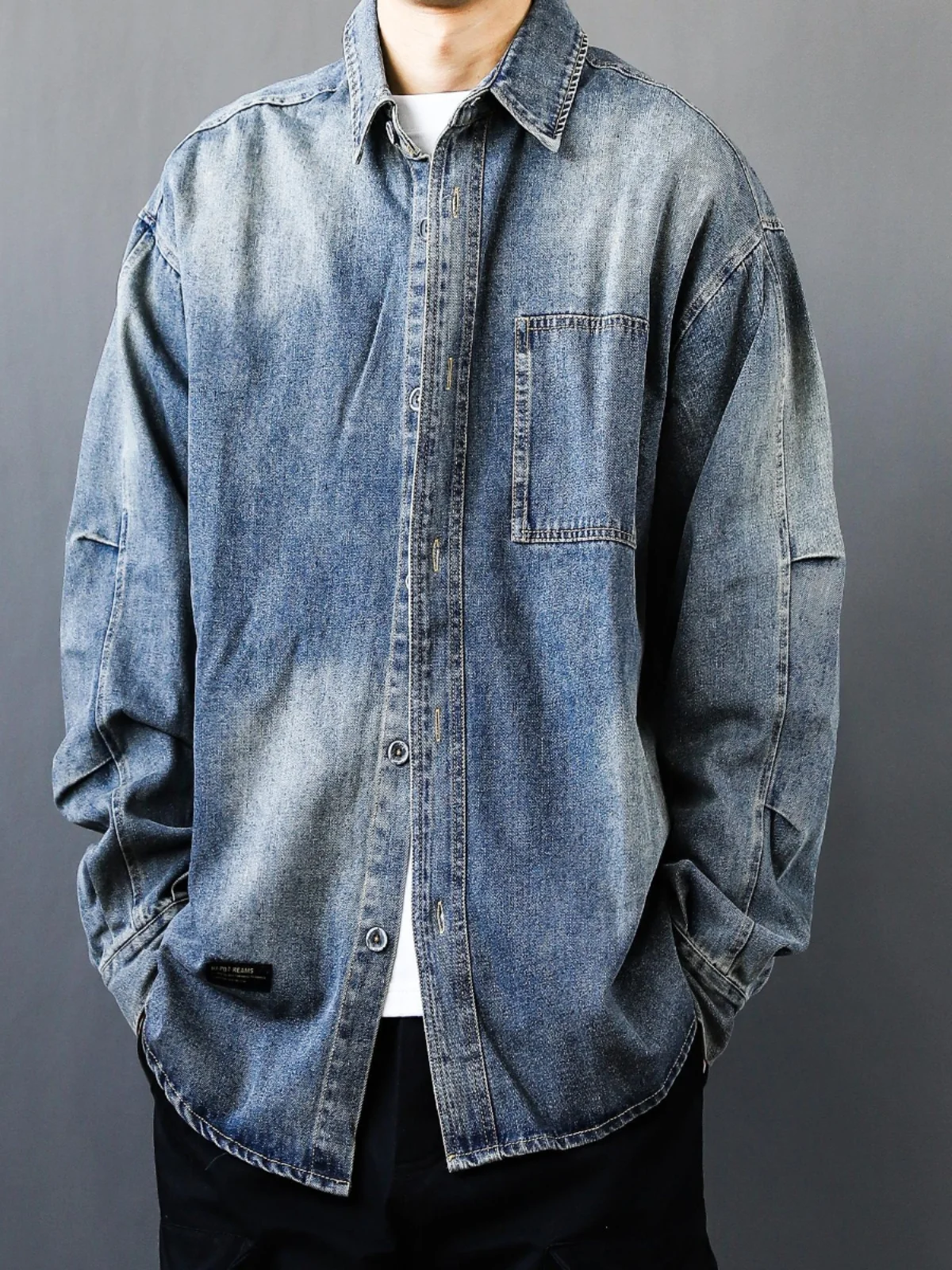 

Retro Japanese Sle Distred Denim irt Men's Trendy Loose Casual Spring Autumn Workwear Jaet Long Sve Button Closure