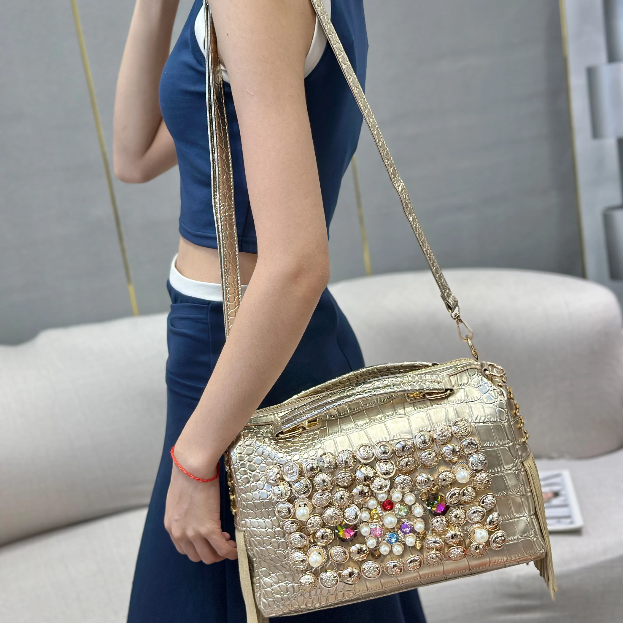 

New Fashionable and Popular Retro Hand sewn Button Bag Handheld Single Shoulder Crossbody Bag