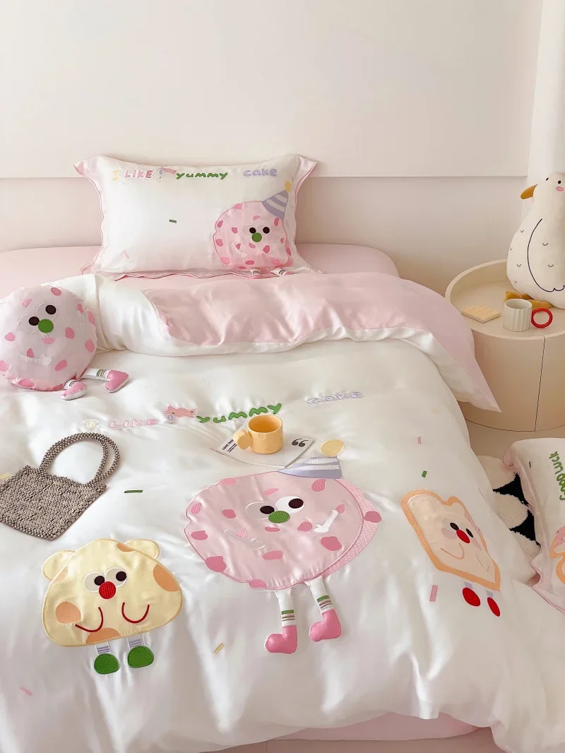 

Girl's Heart Cookie Embroidery Double-sided 80 Tencel Four-piece Set Ice Silk Quilt Cover Sheet Silky Sleeping Naked