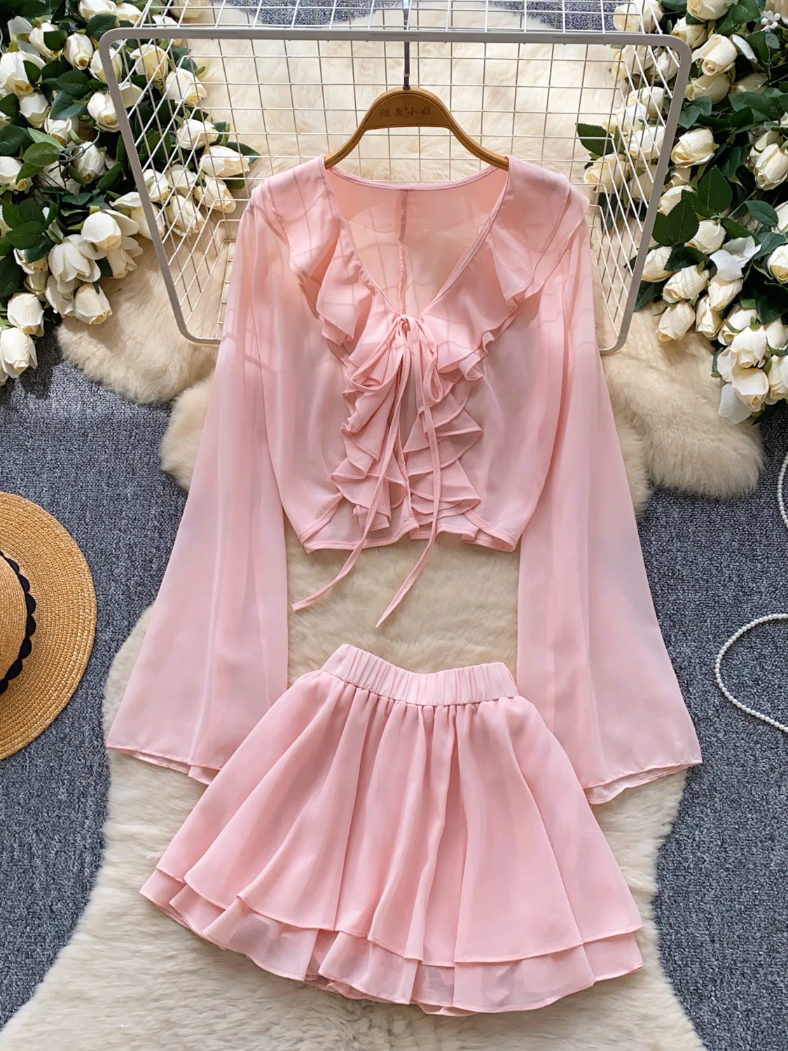 

Женский комплект из двух предметов с рюшами и V-образным вырезом на шнуровке, короткий топ, милый весенне-летний наряд ​ Однотонные многоярусные мини-юбки