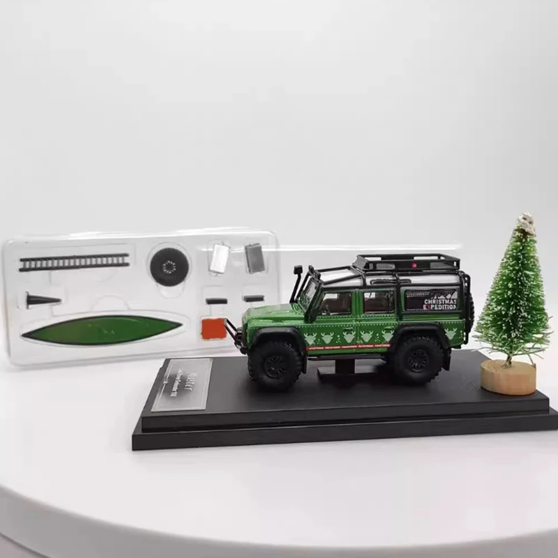 

Master 1/64 Scale Defender 110 Alloy Car Model Ornament Souvenir Display Collection Hobby Gift