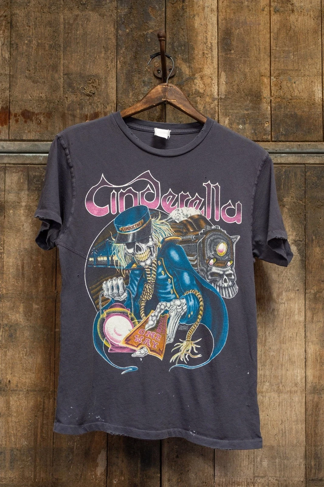 Vintage Cinderella Rock Tour Concert Kurzarm-T-Shirt in schwarzer Farbe