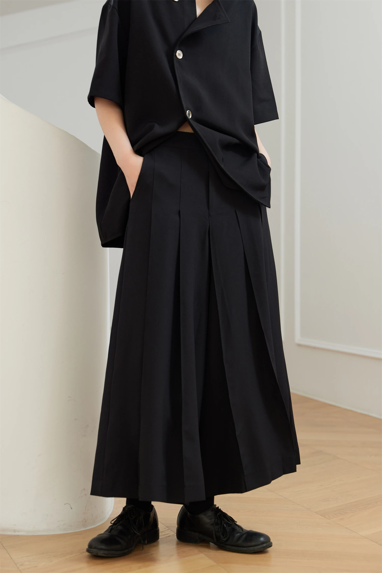 

Sunyvonne22ss Dark Chinese New Style Pleated Wide Leg Pants Nine Points Skirt High Waist Commute Style Polyester Fabric