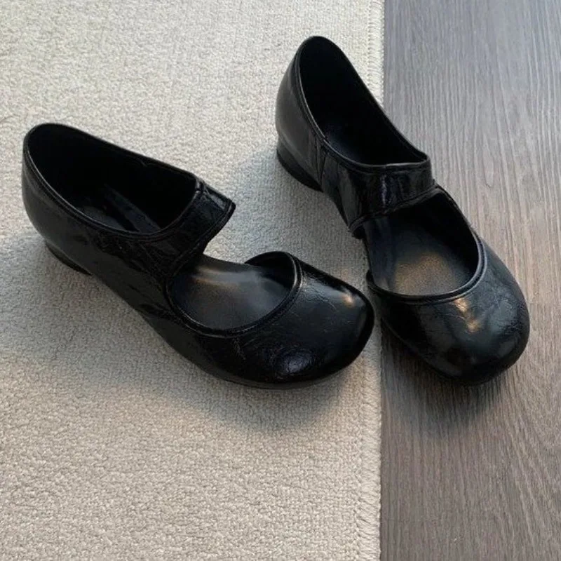 French Style Round-toe Simple Hollowed-out Shallow-top Single Shoe for Women with Thick Heel Fashionable Mary Jane Style Shoe