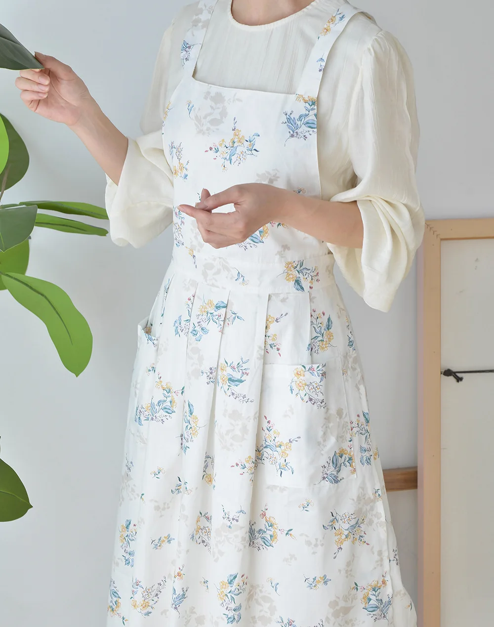 

Pure Cotton Apron for Kitchen, Household Women's Dress, Stain-resistant and Water-resistant,housework,Korean-style Apron