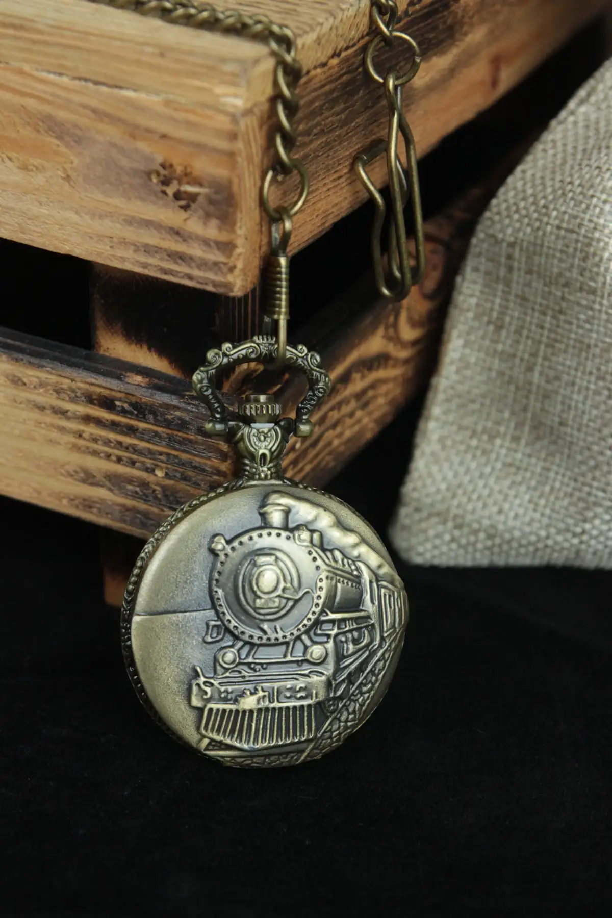 

Uras Köstekli Pocket Watch Train Model Vintage Watch Men Women