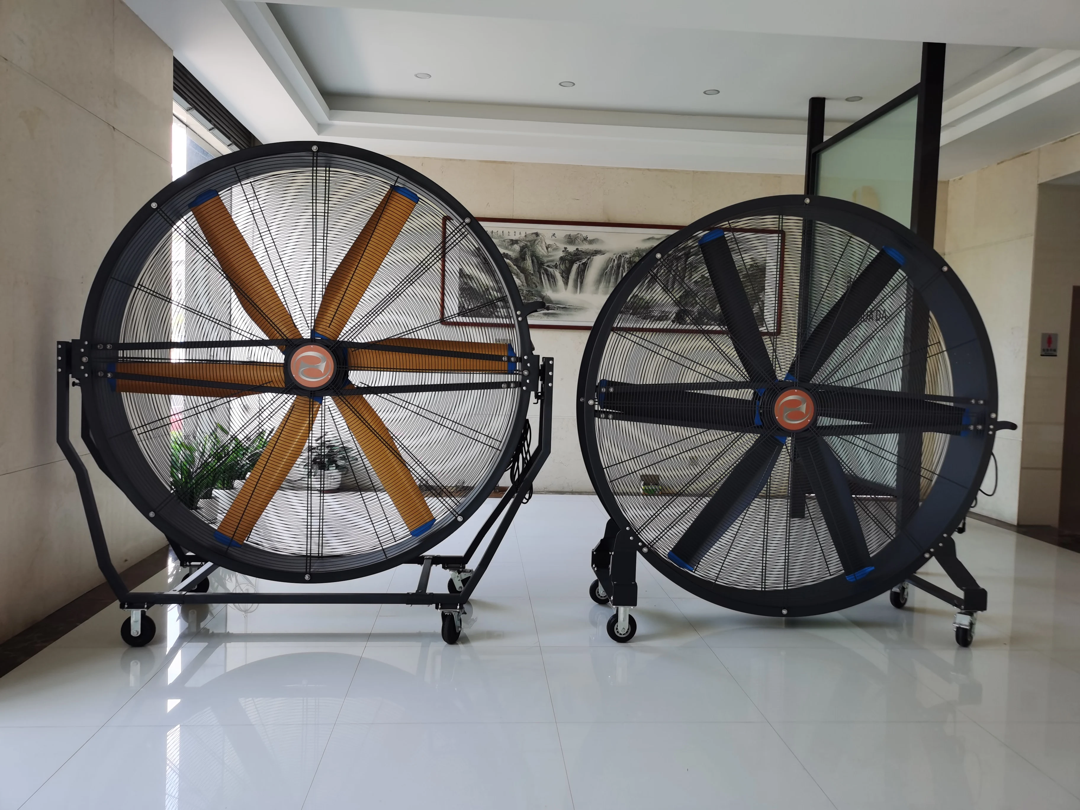 PMSM Variable Speed Low Noise Nature Wind 2m Large Standing Fans For Warehouse Ventilation Plan